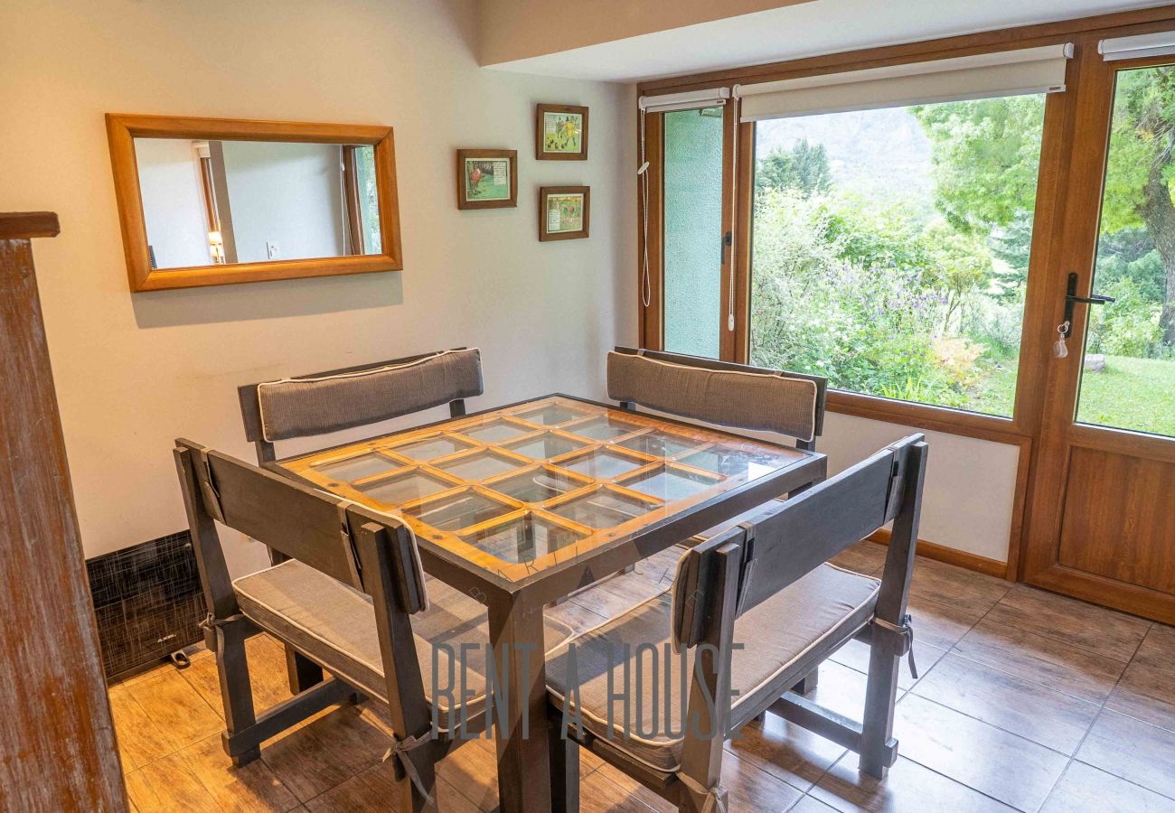 Cabin in San Carlos de Bariloche - ARE03 2 BEDROOM BEDROOM WITH DIRECT EXIT TO THE GOLF COURSE