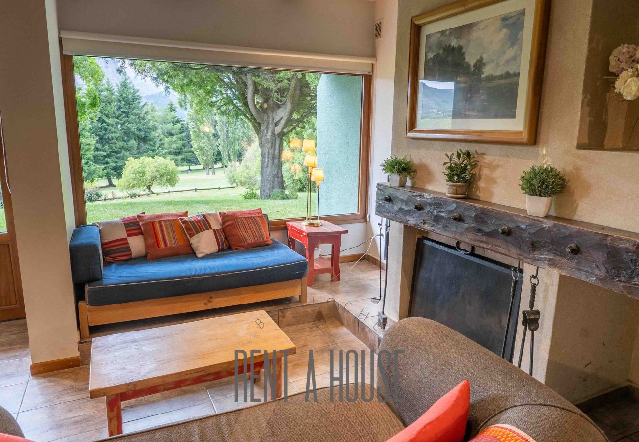 Cabin in San Carlos de Bariloche - ARE03 2 BEDROOM BEDROOM WITH DIRECT EXIT TO THE GOLF COURSE
