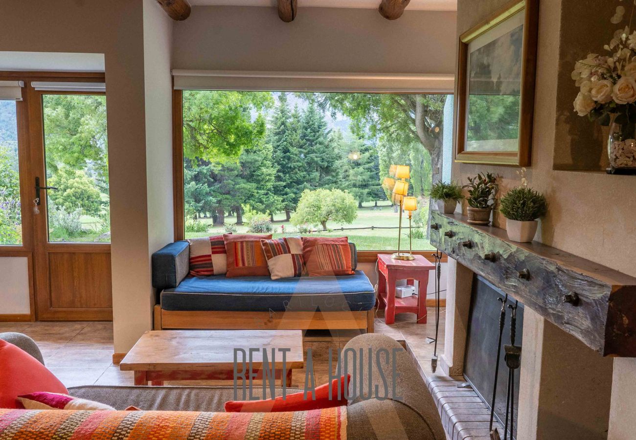 Cabin in San Carlos de Bariloche - ARE03 2 BEDROOM BEDROOM WITH DIRECT EXIT TO THE GOLF COURSE