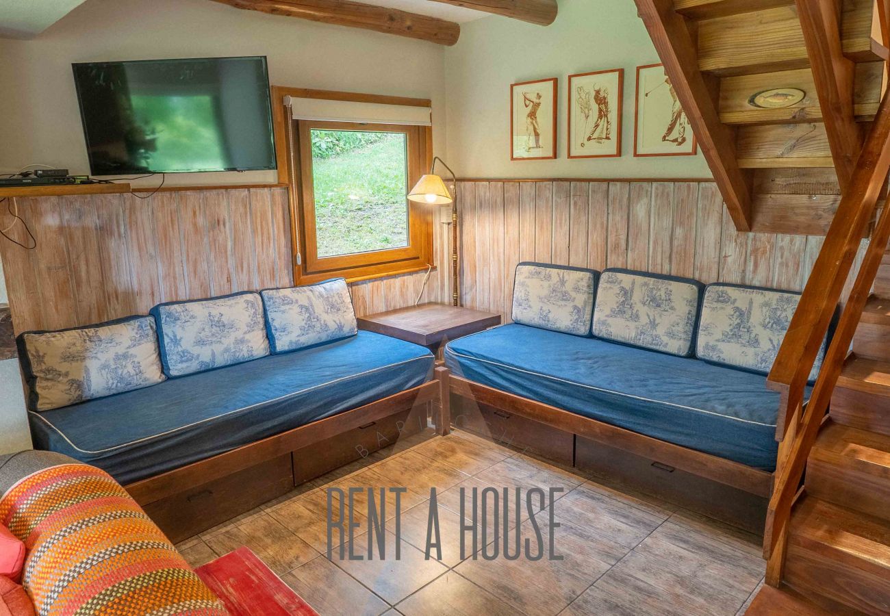 Cabin in San Carlos de Bariloche - ARE03 2 BEDROOM BEDROOM WITH DIRECT EXIT TO THE GOLF COURSE