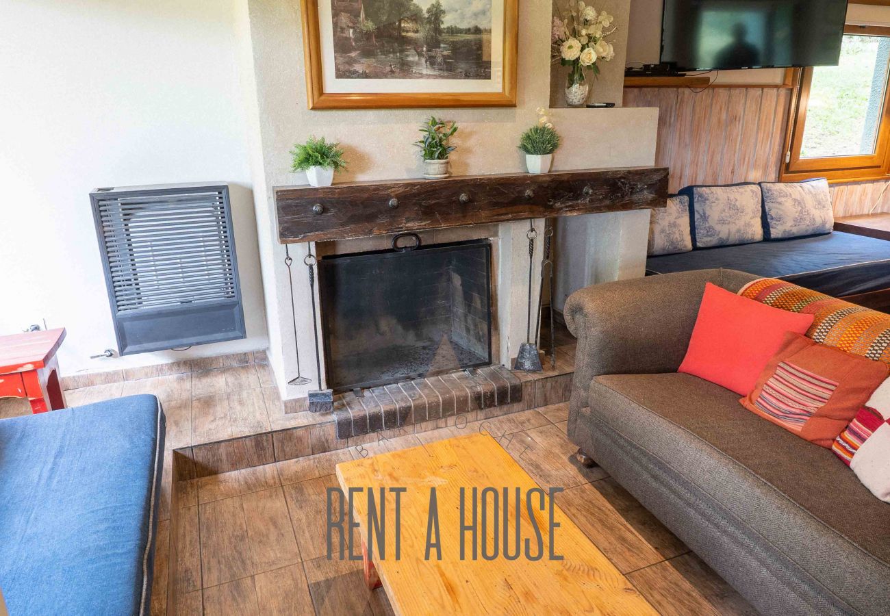 Cabin in San Carlos de Bariloche - ARE03 2 BEDROOM BEDROOM WITH DIRECT EXIT TO THE GOLF COURSE