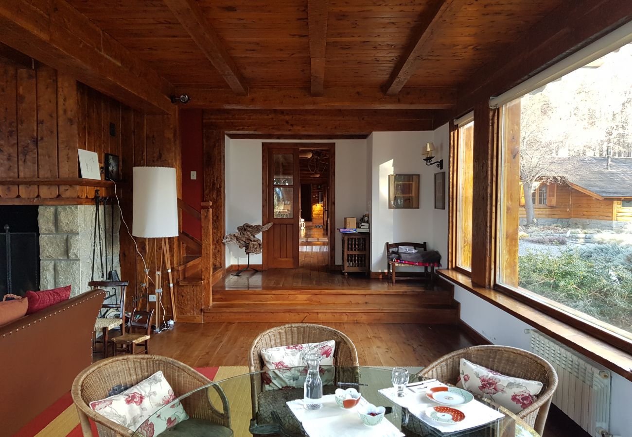 House in San Carlos de Bariloche - Peni08 Warm and historic property located on an 8-hectare property