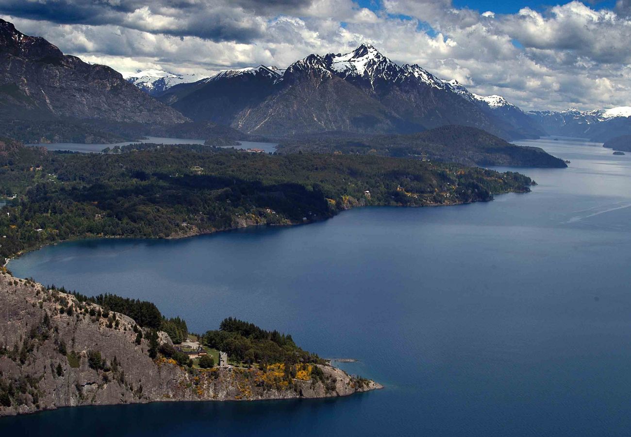 House in San Carlos de Bariloche - Peni08 Warm and historic property located on an 8-hectare property