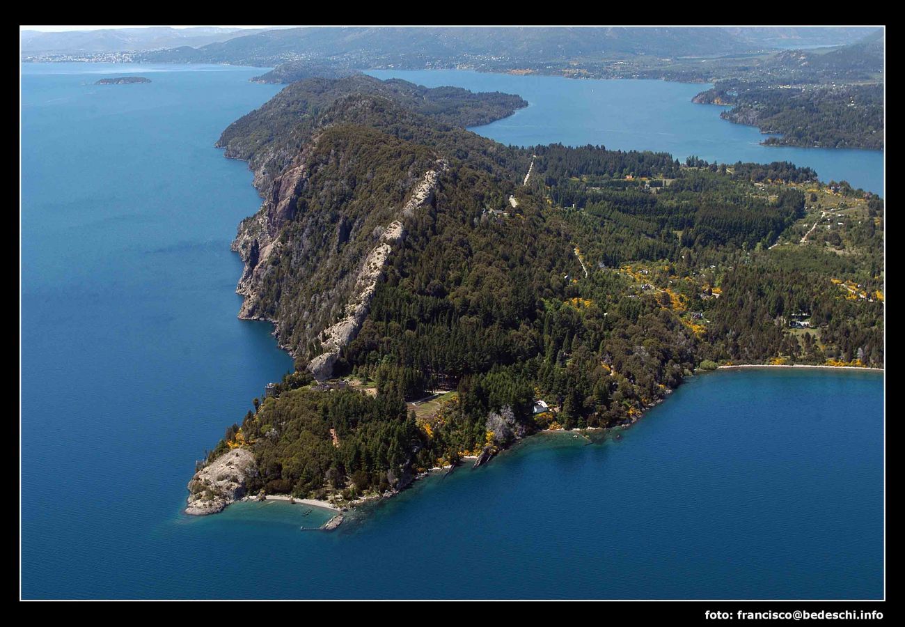 House in San Carlos de Bariloche - Peni08 Warm and historic property located on an 8-hectare property