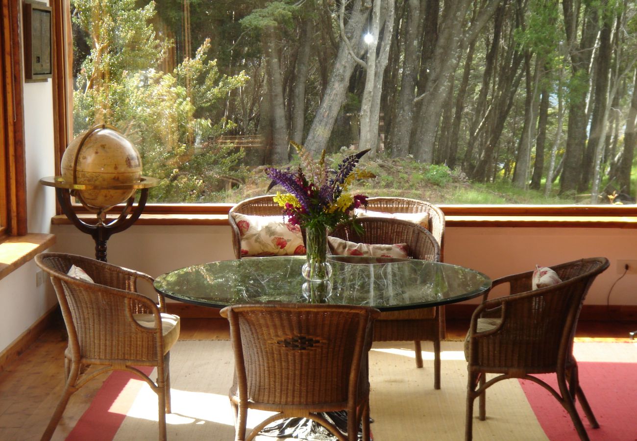 House in San Carlos de Bariloche - Peni08 Warm and historic property located on an 8-hectare property