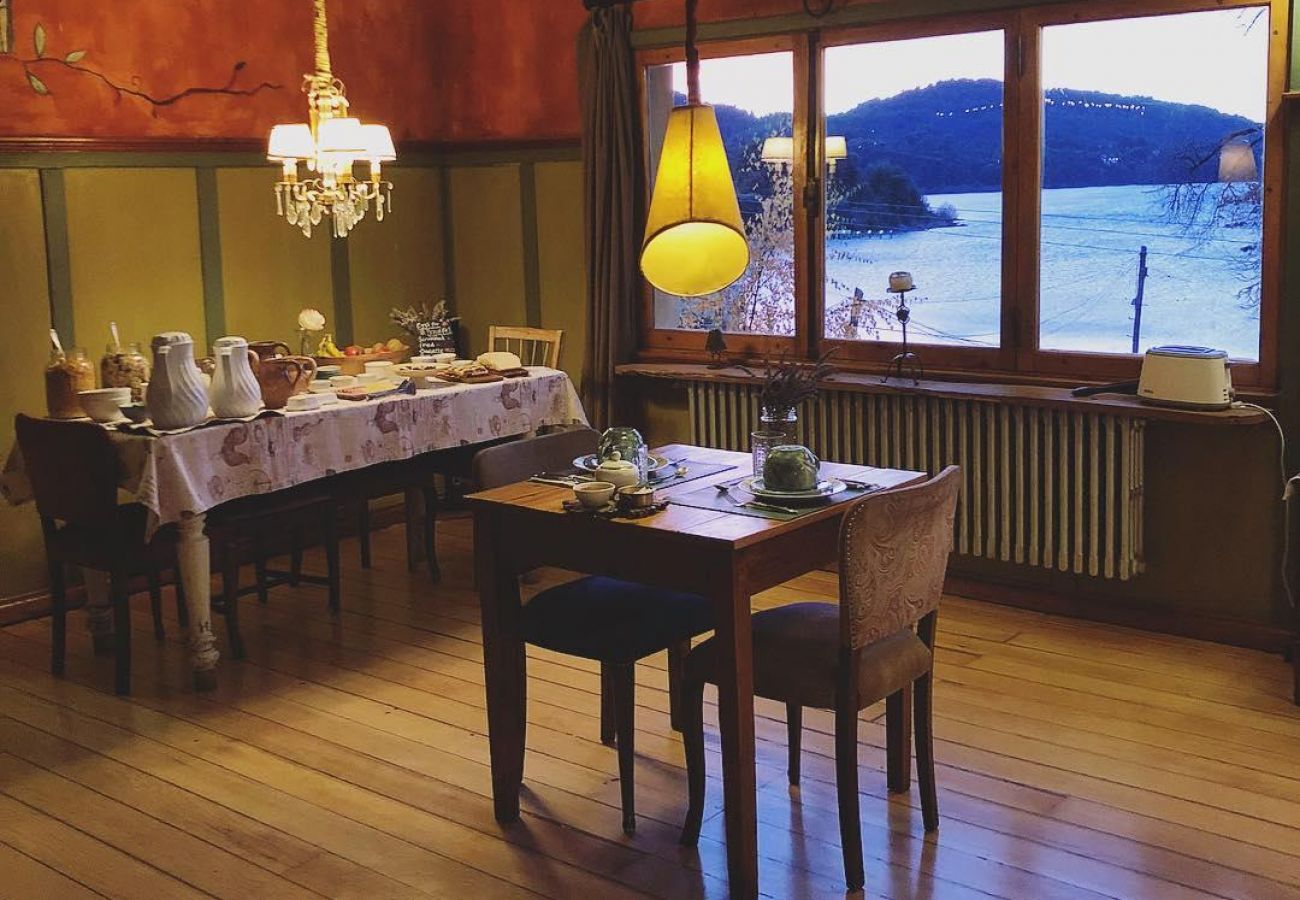 House in San Carlos de Bariloche - CÁLIDA CASONA ALPINA FRENTE AL LAGO NAHUEL HUAPI