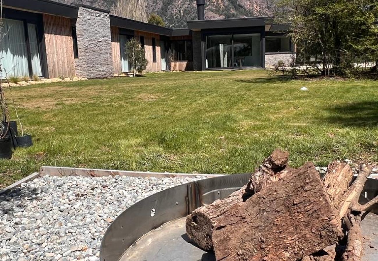 House in San Carlos de Bariloche -  ARE42 -MODERN AND SPACIOUS HOUSE IN ARELAUQUEN