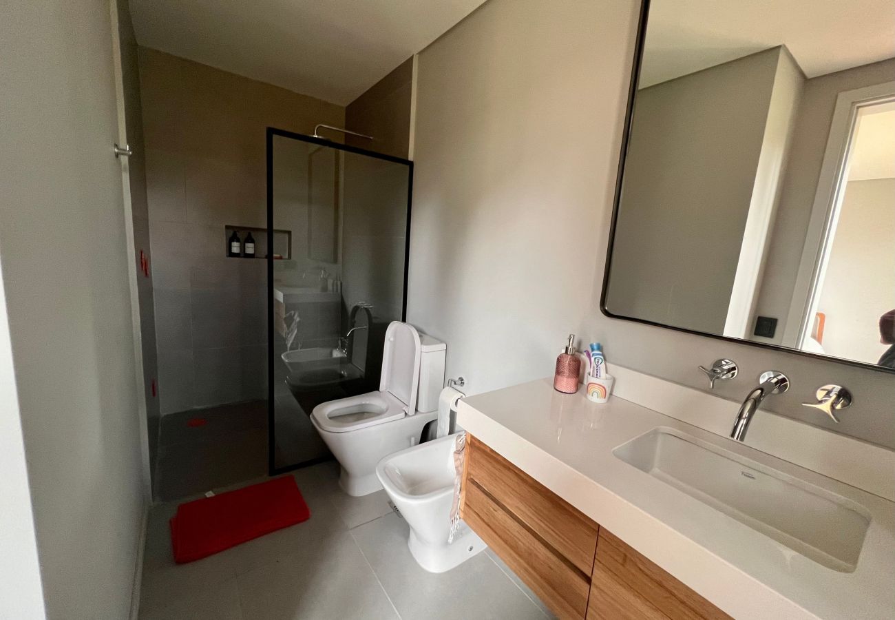 House in San Carlos de Bariloche -  ARE42 -MODERN AND SPACIOUS HOUSE IN ARELAUQUEN