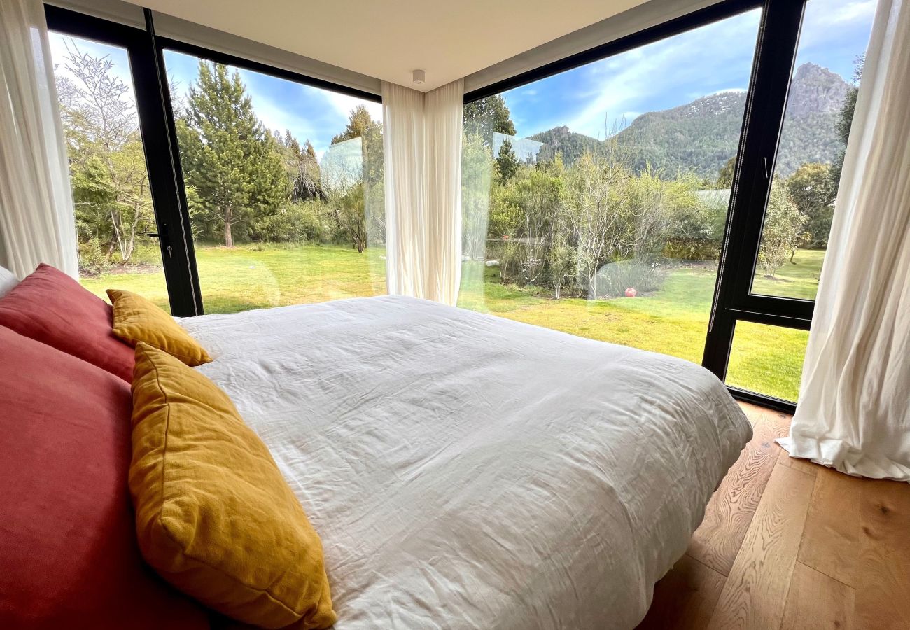 House in San Carlos de Bariloche -  ARE42 -MODERN AND SPACIOUS HOUSE IN ARELAUQUEN
