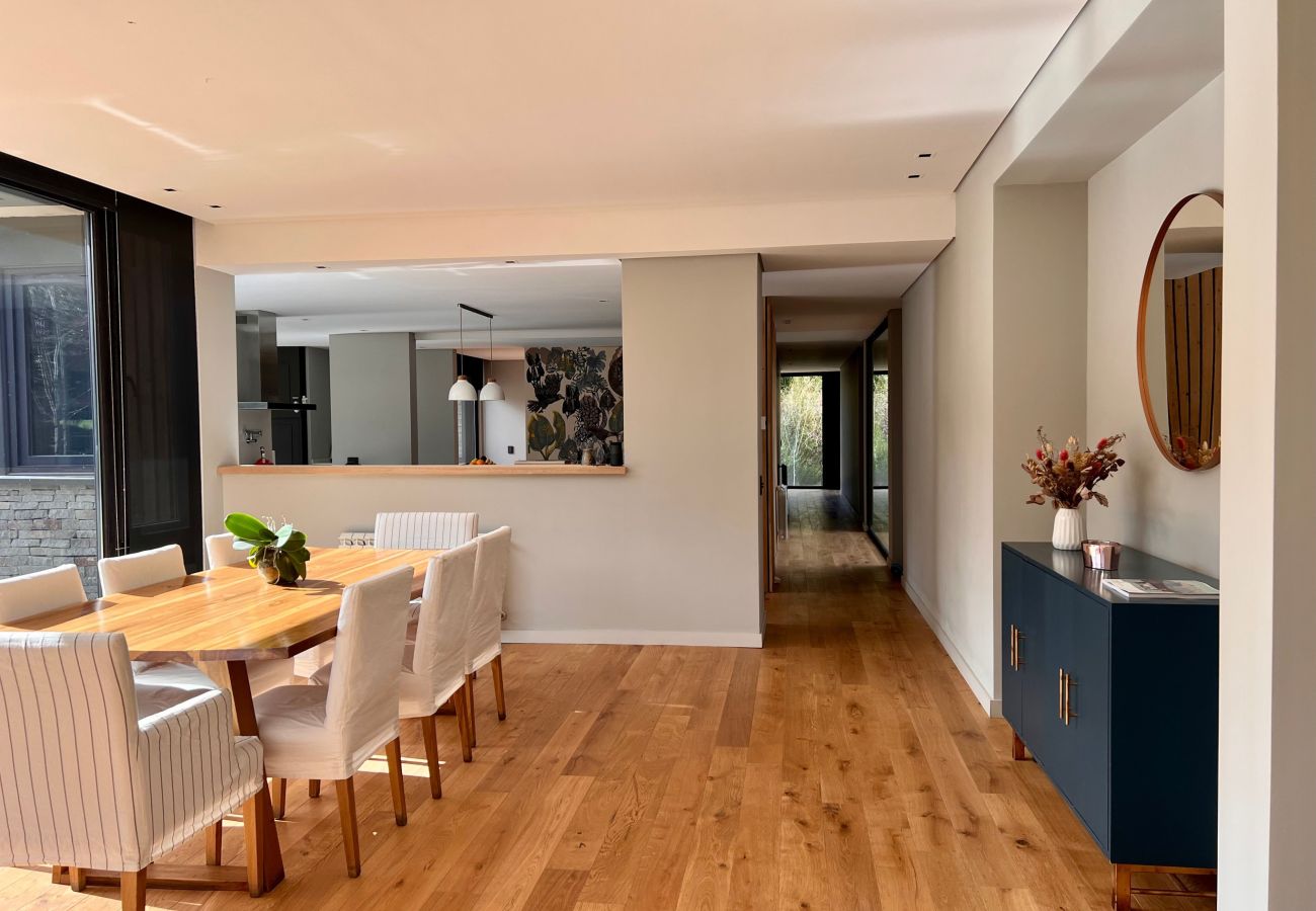 House in San Carlos de Bariloche -  ARE42 -MODERN AND SPACIOUS HOUSE IN ARELAUQUEN