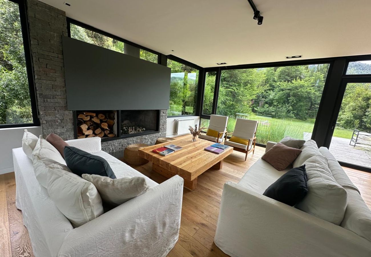 House in San Carlos de Bariloche -  ARE42 -MODERN AND SPACIOUS HOUSE IN ARELAUQUEN