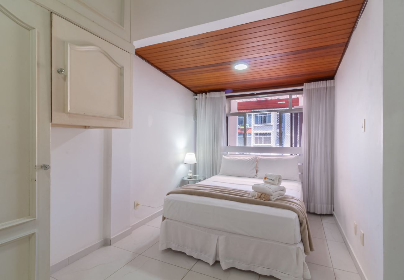 Apartment in Rio de Janeiro - Charm in Copa | Great for couples | MVC1103 