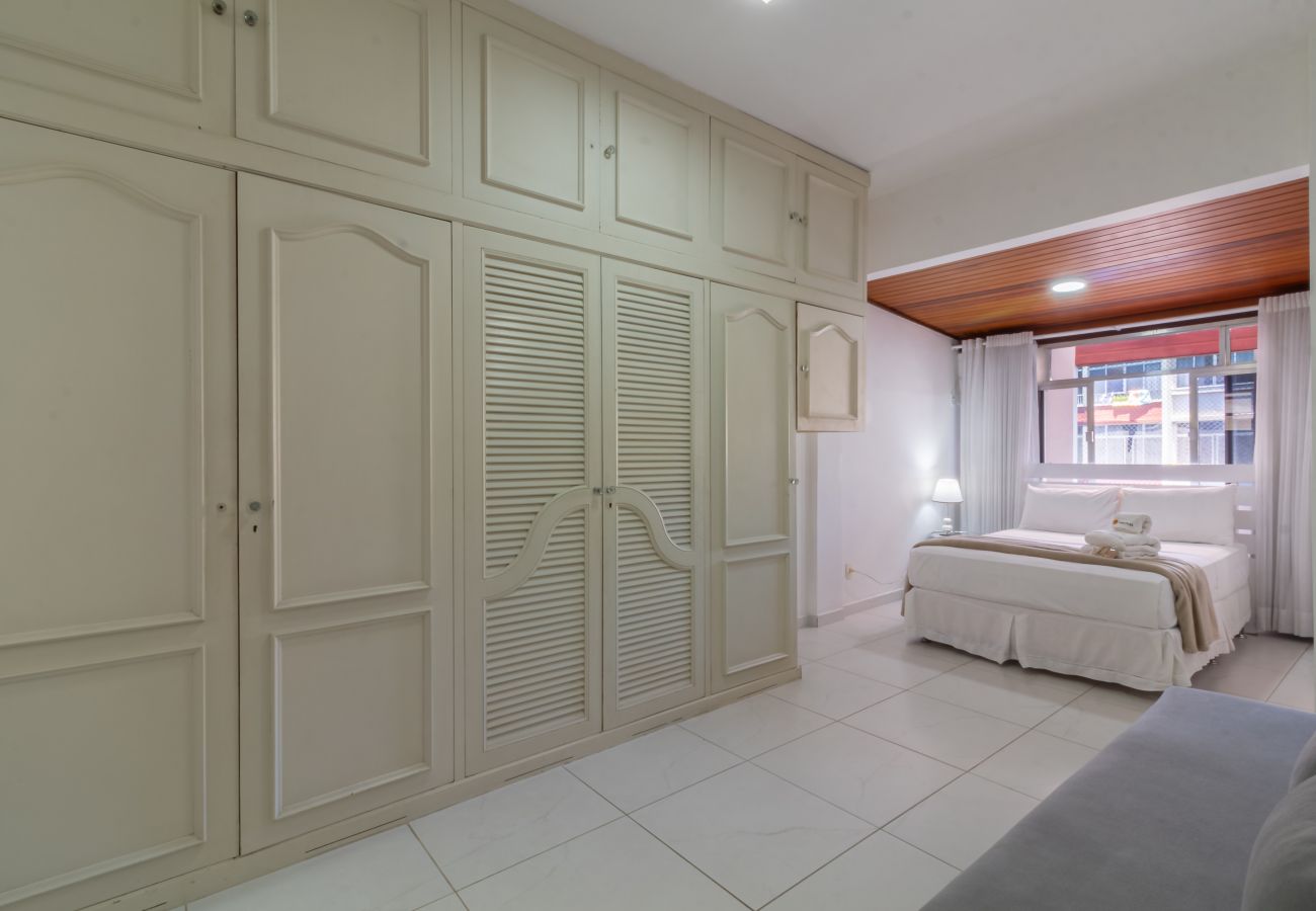Apartment in Rio de Janeiro - Charm in Copa | Great for couples | MVC1103 