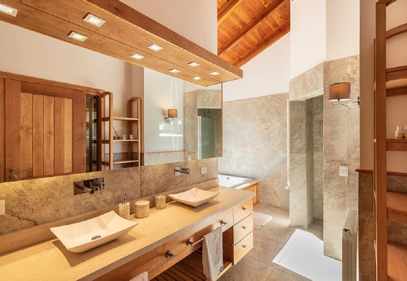 House in San Carlos de Bariloche - ARE24 MOUNTAIN HOUSE IN ARELAUQUEN