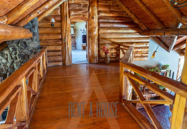 House in San Carlos de Bariloche - Spectacular 890 meter house with two heated pools and lake shore. House in San Carlos de Bariloche - Spectacular 890 meter house with two heated pools and lake shore.