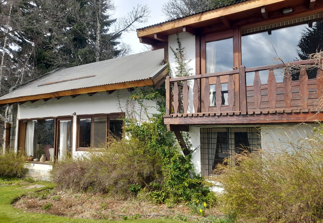 House in San Carlos de Bariloche - MORE19 Mansion and Cabin located on the Llao LLao Peninsula