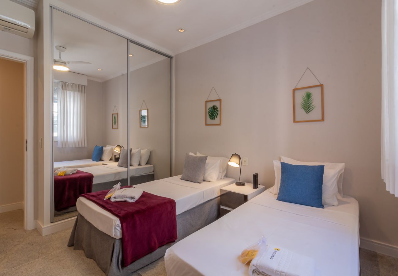 Apartment in Rio de Janeiro - Sea view, 2 minutes from the beach | FMS502