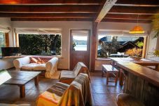 Cabin in San Carlos de Bariloche - HUAPI19C Warm cabin with large garden in front of Lake Nahuel Huapi Within a complex of 4 cabins.