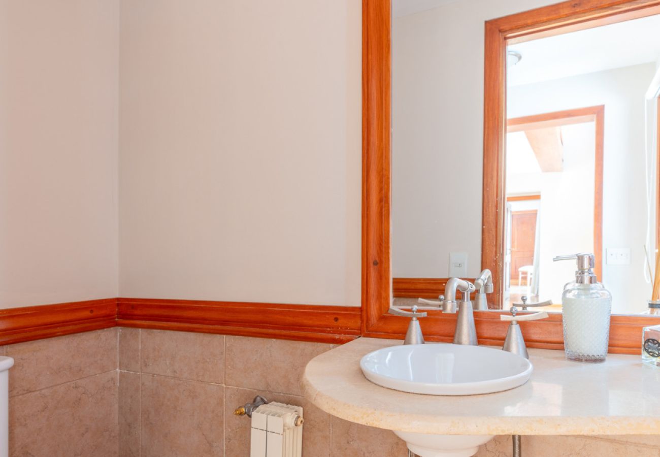 House in San Carlos de Bariloche - ARE26 COMFORTABLE HOUSE WITH LAKE VIEW AND VERY CLOSE TO THE GOLF STARTER