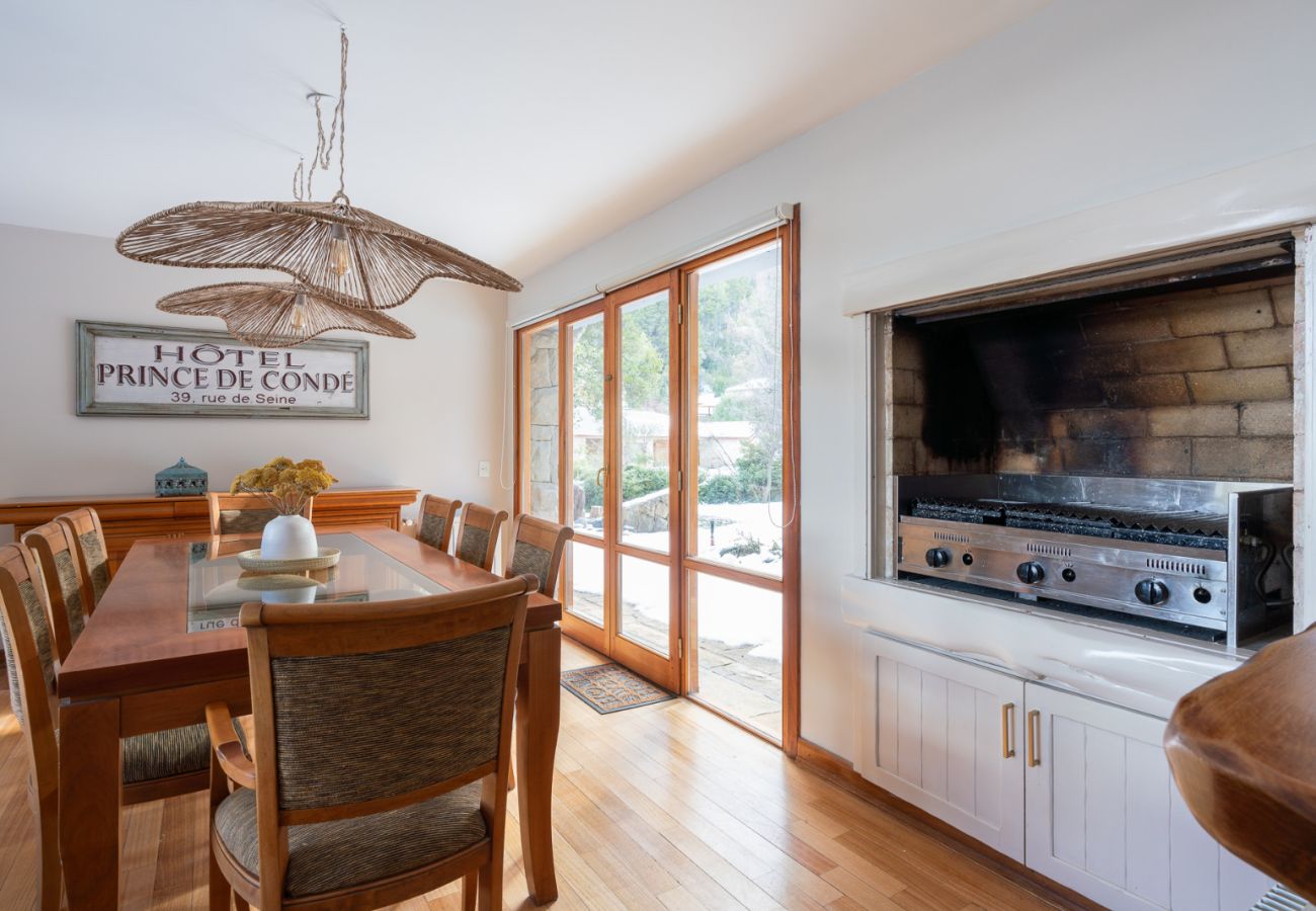 House in San Carlos de Bariloche - ARE26 COMFORTABLE HOUSE WITH LAKE VIEW AND VERY CLOSE TO THE GOLF STARTER