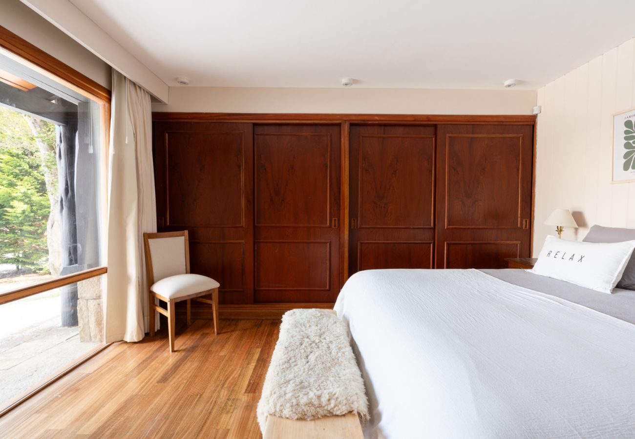 House in San Carlos de Bariloche - ARE26 COMFORTABLE HOUSE WITH LAKE VIEW AND VERY CLOSE TO THE GOLF STARTER