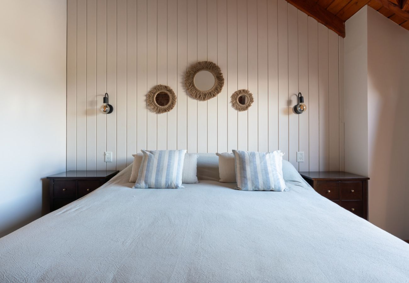 House in San Carlos de Bariloche - ARE26 COMFORTABLE HOUSE WITH LAKE VIEW AND VERY CLOSE TO THE GOLF STARTER