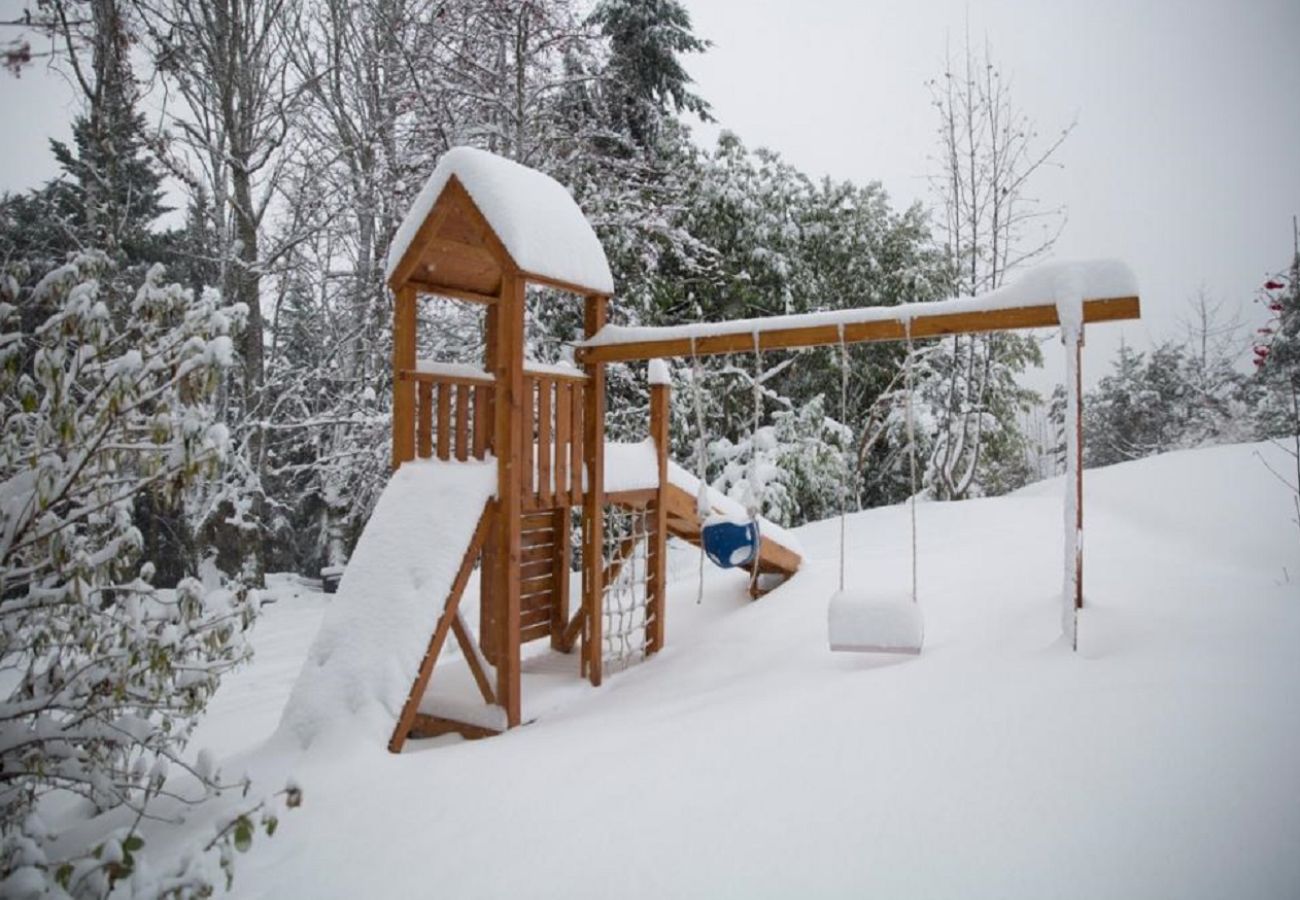 House in San Carlos de Bariloche - VIEW06 Excellent house with a view of Lake Nahuel Huapi and a large wooded park