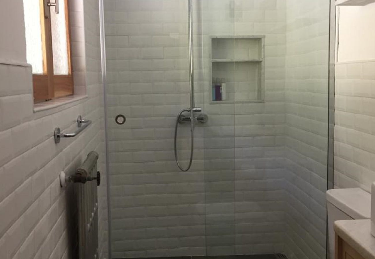 House in San Carlos de Bariloche - VIEW06 Excellent house with a view of Lake Nahuel Huapi and a large wooded park