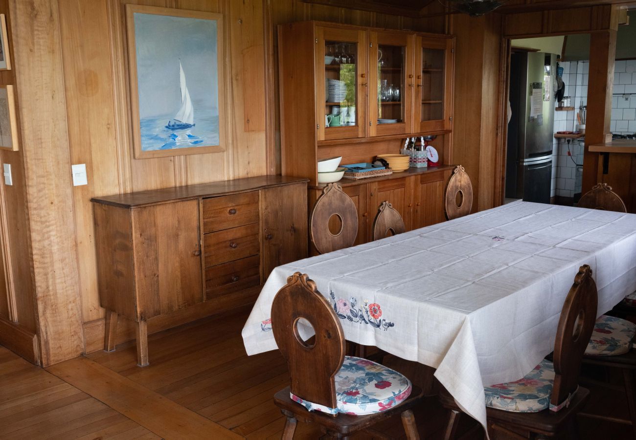 House in San Carlos de Bariloche - VIEW06 Excellent house with a view of Lake Nahuel Huapi and a large wooded park