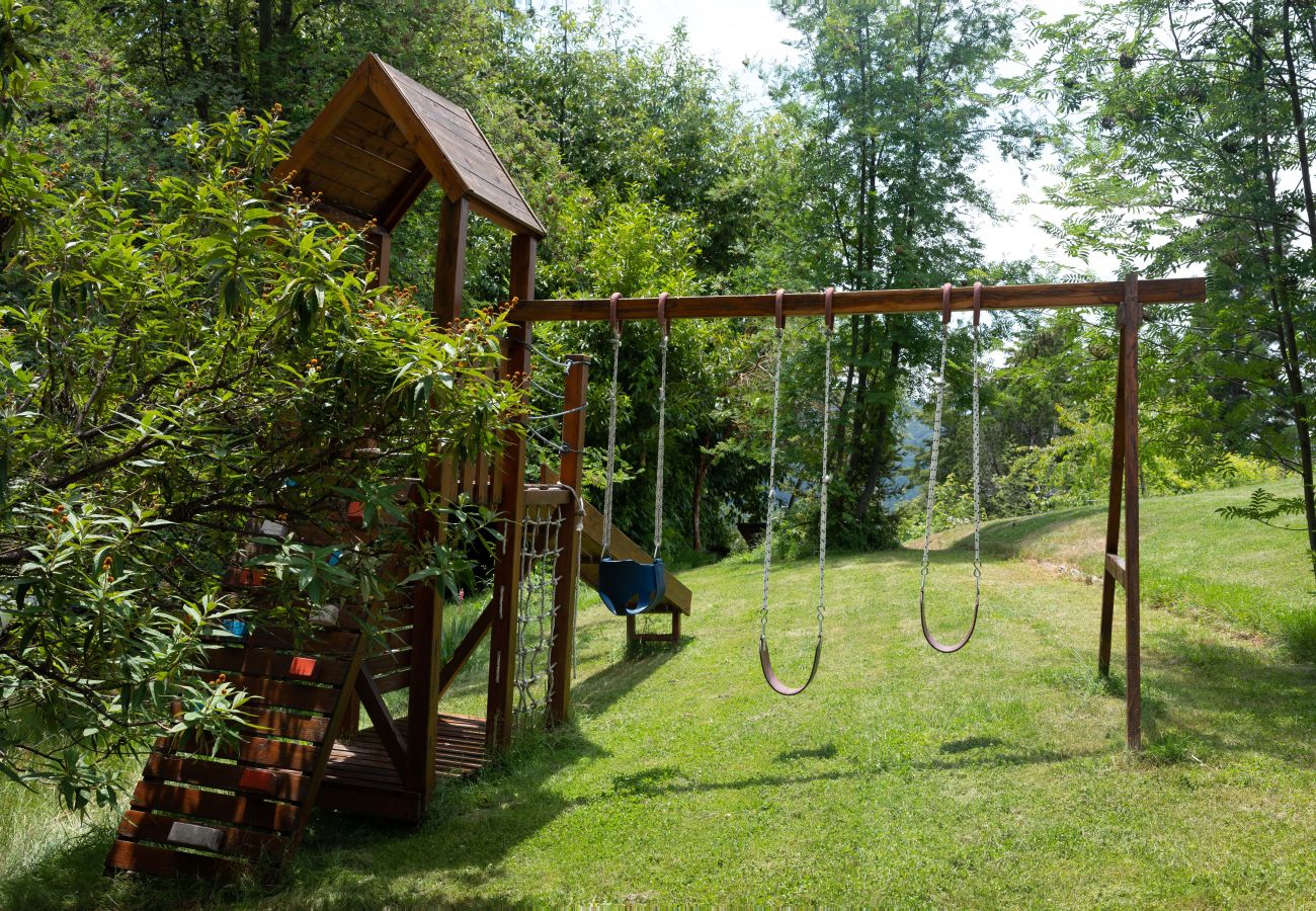 House in San Carlos de Bariloche - VIEW06 Excellent house with a view of Lake Nahuel Huapi and a large wooded park