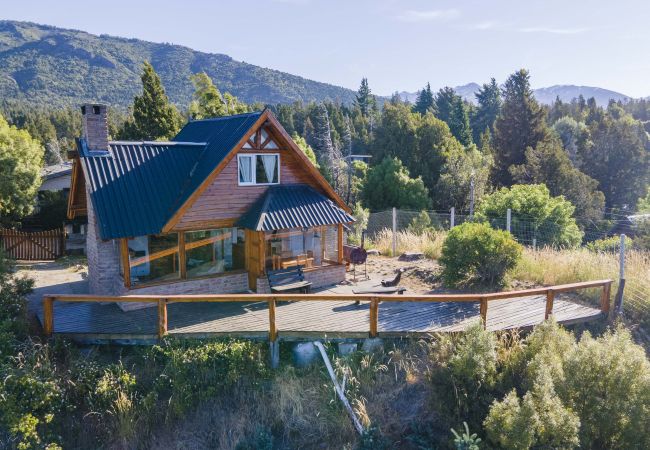 Cabin in San Carlos de Bariloche - VIEW03 - Mountain cabin with an incredible lake view Cabin in San Carlos de Bariloche - VIEW03 - Mountain cabin with an incredible lake view