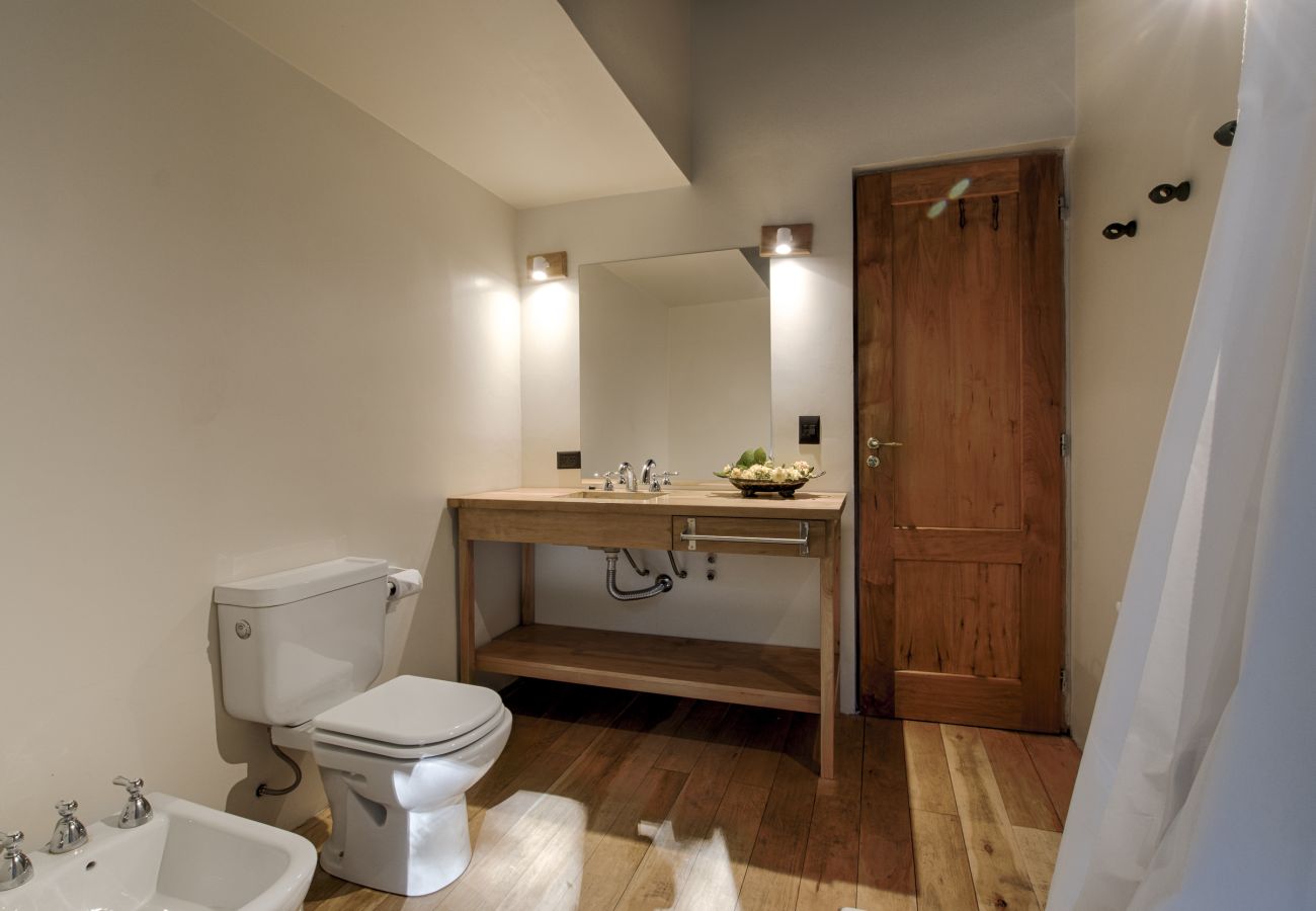 House in San Carlos de Bariloche - PENI03  EXCLUSIVE AND PRIVATE HOUSE LOCATED ON A 10 HECTAREA FARM