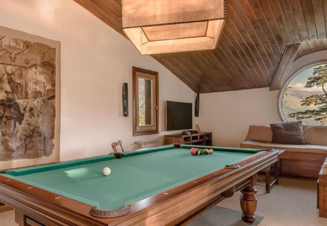 House in San Carlos de Bariloche - ARE06 SOPHISTICATED HOUSE WITH SPECTACULAR VIEW IN ARELAUQUEN