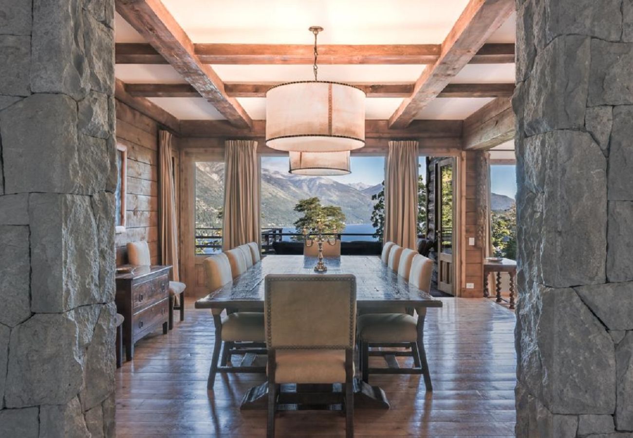 House in San Carlos de Bariloche - ARE06 SOPHISTICATED HOUSE WITH SPECTACULAR VIEW IN ARELAUQUEN