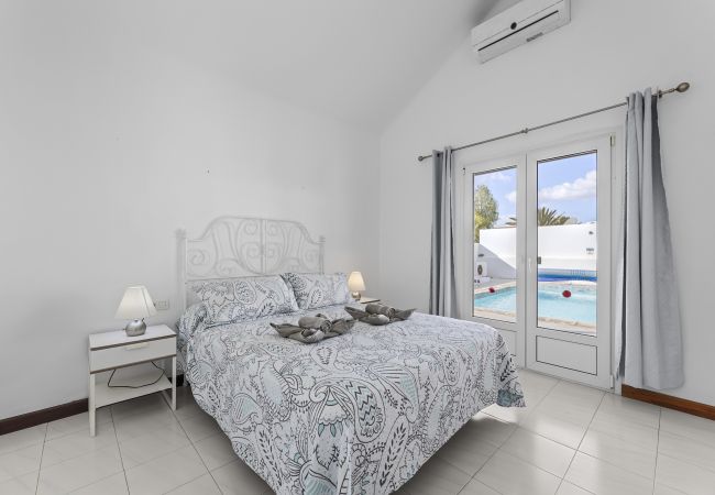 Villa in Puerto del Carmen - Villa Eva - Villasexperience Villa in Puerto del Carmen - Villa Eva - Villasexperience