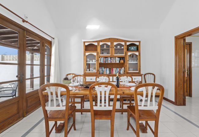 Villa in Puerto del Carmen - Villa Eva - Villasexperience Villa in Puerto del Carmen - Villa Eva - Villasexperience
