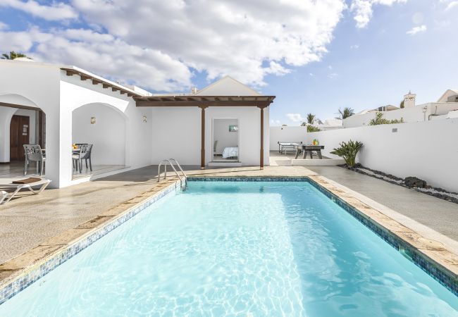 Villa in Puerto del Carmen - Villa Eva - Villasexperience Villa in Puerto del Carmen - Villa Eva - Villasexperience