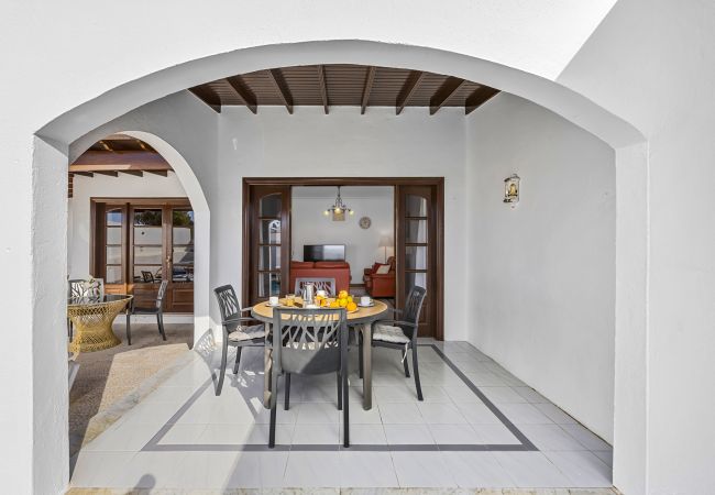 Villa in Puerto del Carmen - Villa Eva - Villasexperience Villa in Puerto del Carmen - Villa Eva - Villasexperience