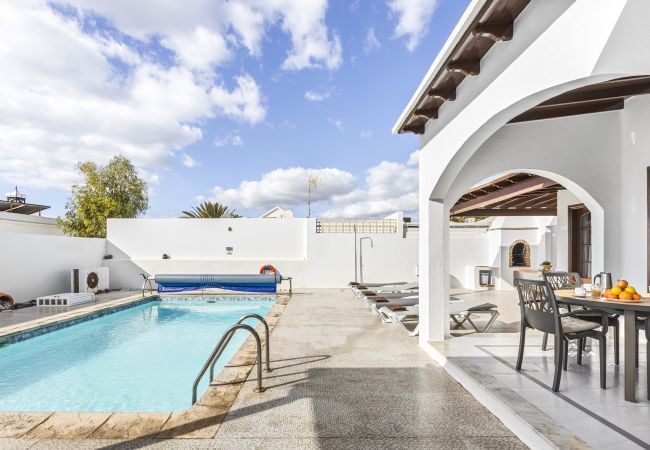Villa in Puerto del Carmen - Villa Eva - Villasexperience Villa in Puerto del Carmen - Villa Eva - Villasexperience