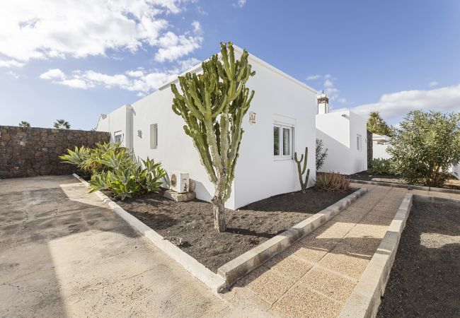 Villa in Puerto del Carmen - Villa Eva - Villasexperience Villa in Puerto del Carmen - Villa Eva - Villasexperience