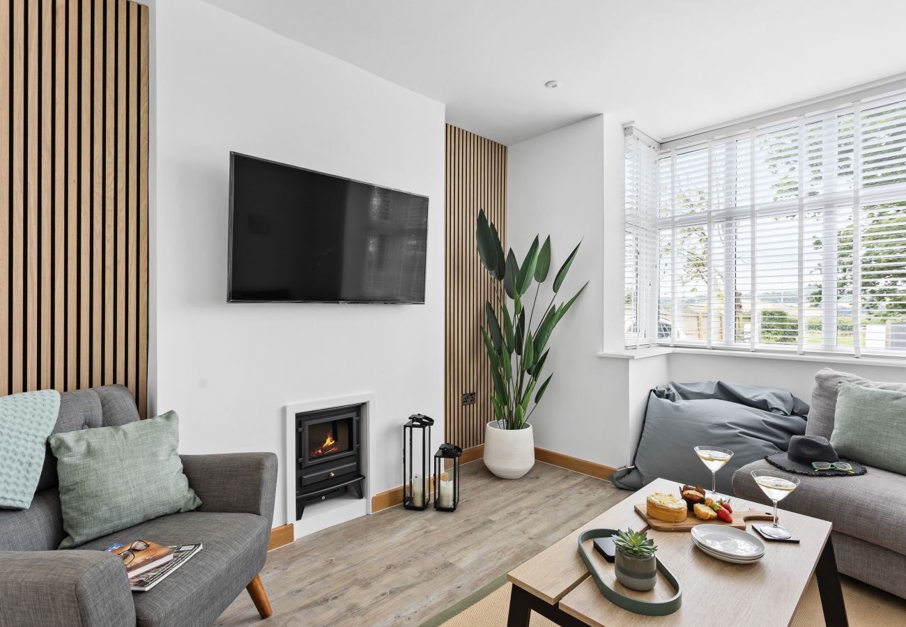 Greenacre snug room with sofa bed