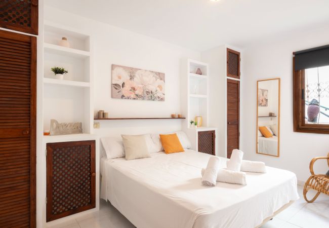 Terraced House in Arico - Spacious and cosy house in Abades Terraced House in Arico - Spacious and cosy house in Abades