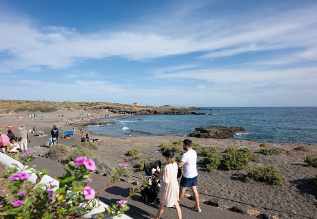 Terraced House in Arico - Spacious and cosy house in Abades Terraced House in Arico - Spacious and cosy house in Abades