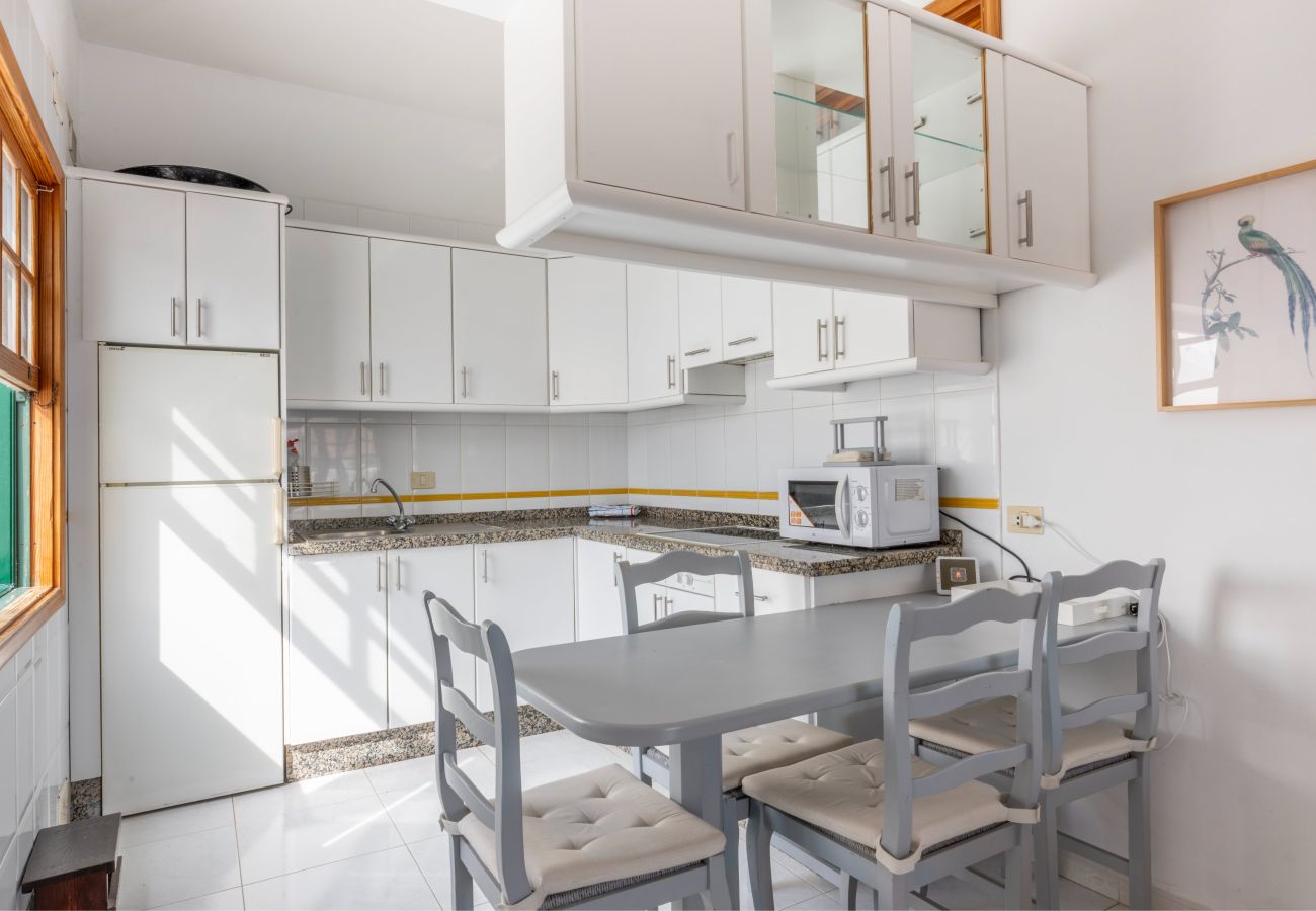 Terraced House in Arico - Spacious and cosy house in Abades