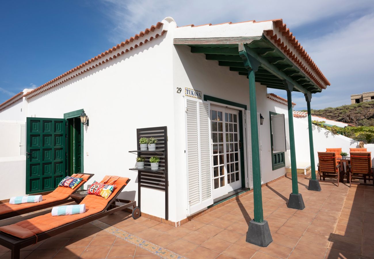 Terraced House in Arico - Spacious and cosy house in Abades