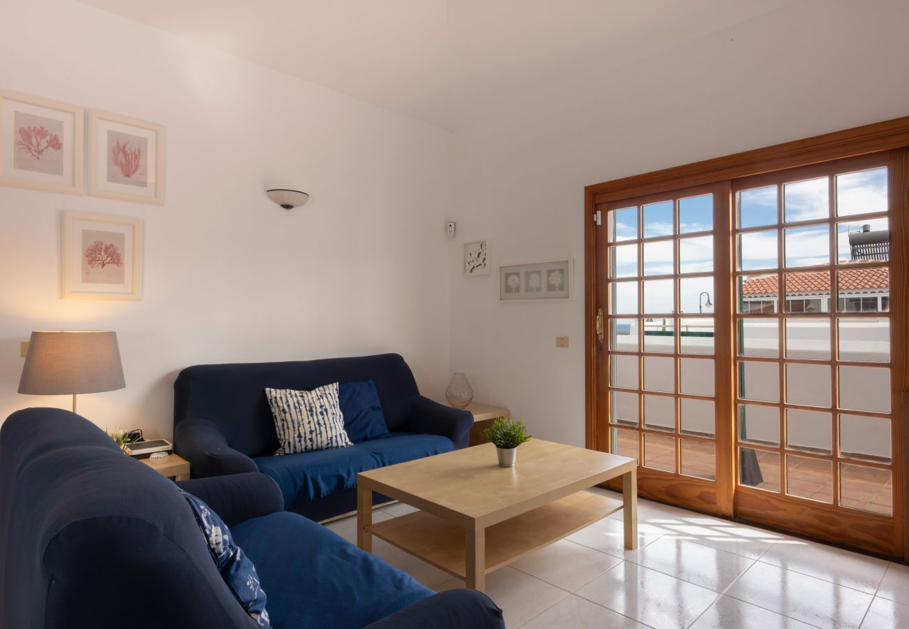 Terraced House in Arico - Spacious and cosy house in Abades