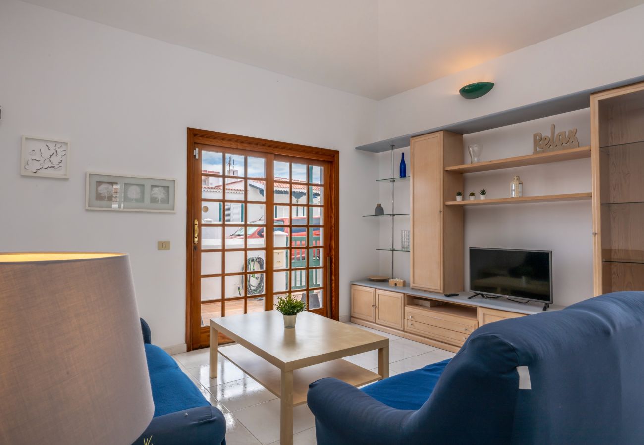 Terraced House in Arico - Spacious and cosy house in Abades