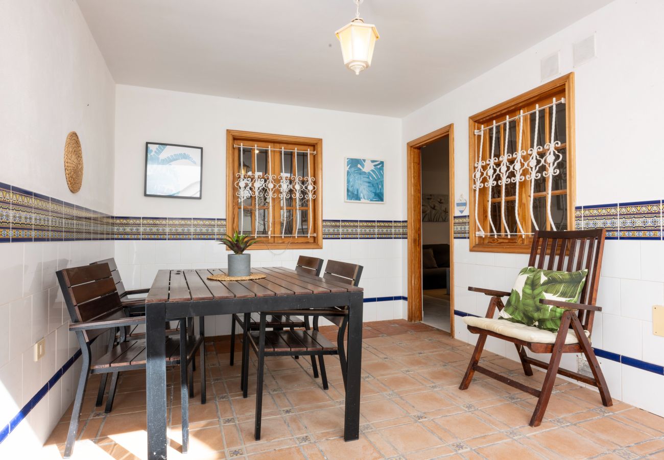 Terraced House in Arico - Spacious and cosy house in Abades