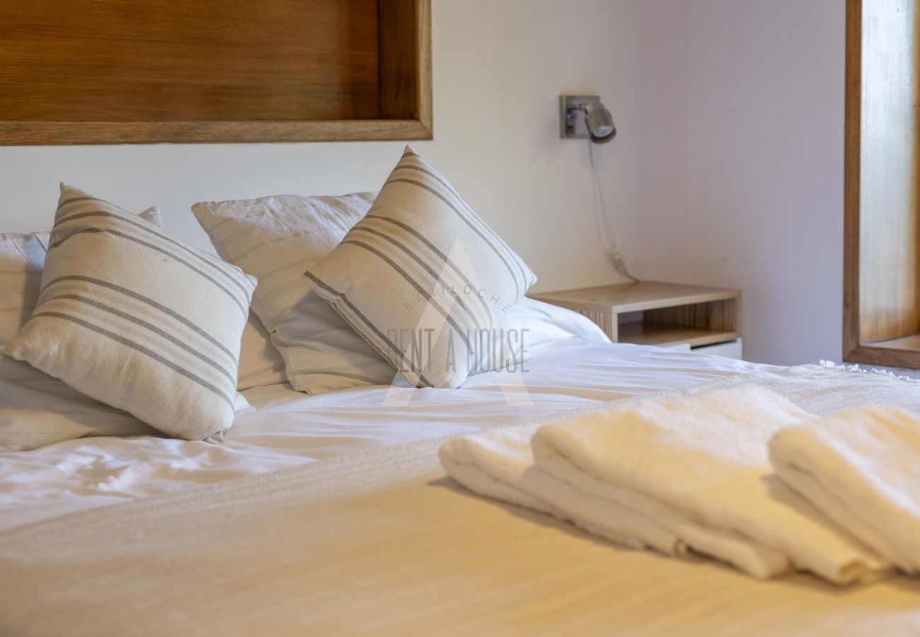 Apartment in San Carlos de Bariloche - DIVINE APARTMENT WITH LAKE AND BEACH VIEW