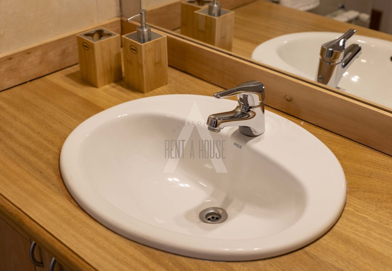 Apartment in San Carlos de Bariloche - DIVINE APARTMENT WITH LAKE AND BEACH VIEW